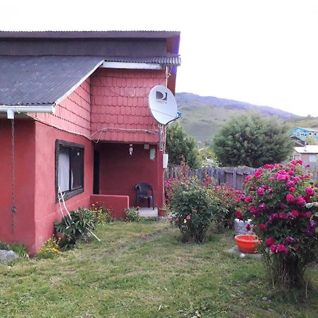 Hostal Y Cabanas Peumayen Пуерто-Гуадаль Екстер'єр фото