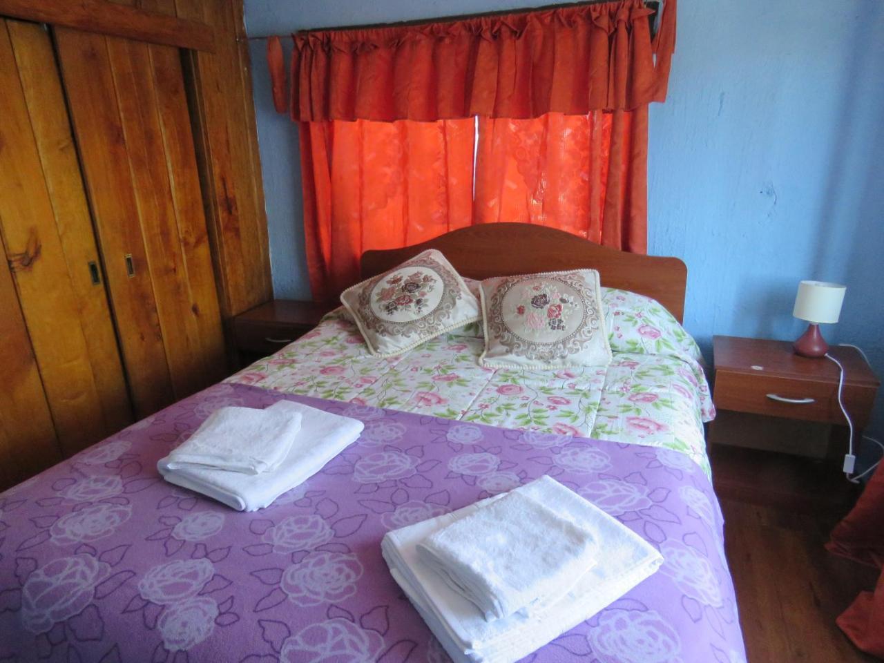 Hostal Y Cabanas Peumayen Пуерто-Гуадаль Екстер'єр фото